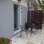 Kate-mari Oda ve Kahvaltı