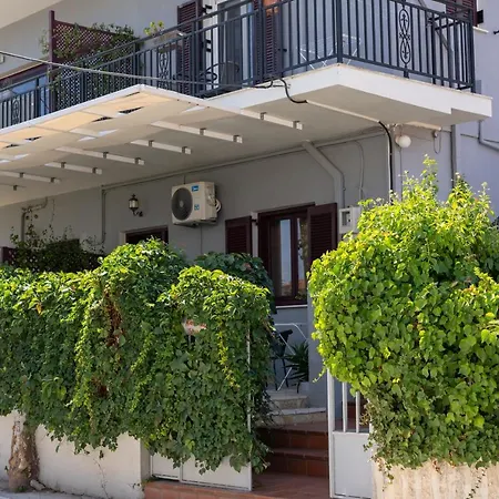 Kate-mari Oda ve Kahvaltı Skala (Kefalonia)